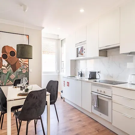 Akicity Santos Lush Apartment Lisbon
