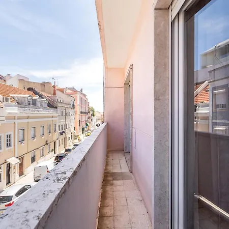 Akicity Santos Lush Apartment Lisbon